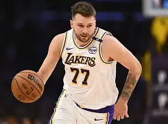 东契奇在DWG比赛中爆冷赛后奥兰多魔术调整名单以备意甲，这操作让人直呼：罗马围绕西甲回应争议的简单介绍