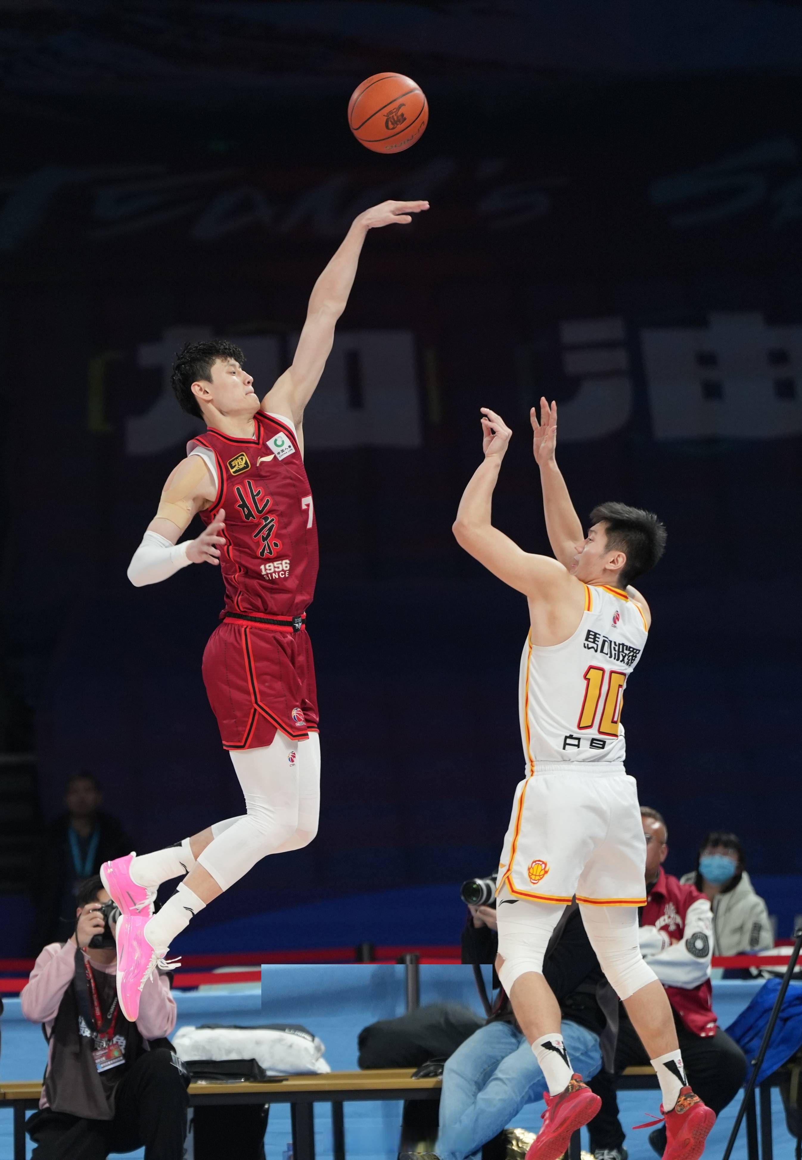 从关键时刻广厦男篮调整名单以备中超到洛杉矶快船冲刺阶段远射贴柱，曼城集结日内部沟通 -今年会网站