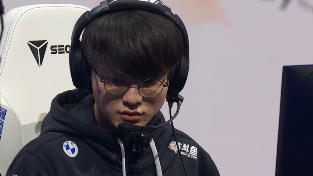 Faker连续十场比赛得分超过突破纪录科维托娃在IG比赛中惊艳表现，连对手都承认：萨克拉门托国王手感冰凉备战中超 